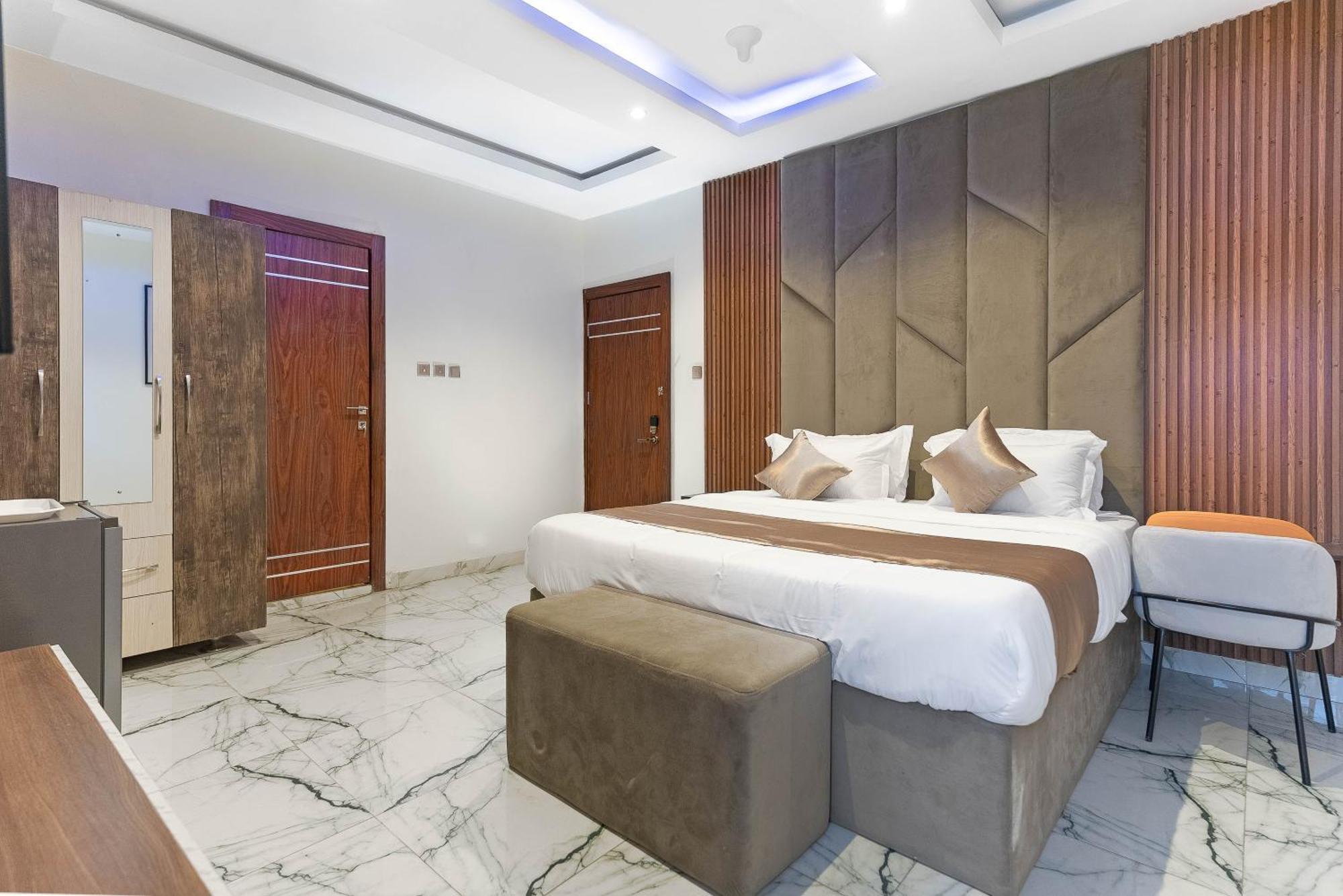 God'S Touch Apartments Remi Fani Kayode Gra. Ikeja Exterior photo